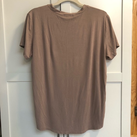 3/$20 Streetwear Society T-shirt EUC - Picture 6 of 8